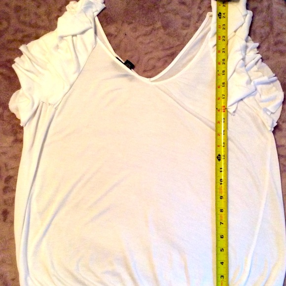 💓I.N.C.💓RUFFLE SLEEVELESS V-NECK TOP EUC 💗 - Picture 7 of 8